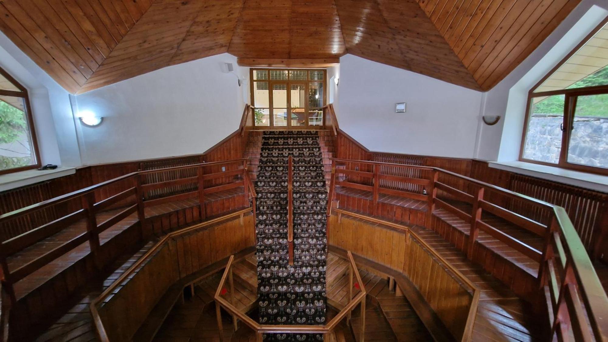 Hotel Bradul - Ковасна Екстер'єр фото