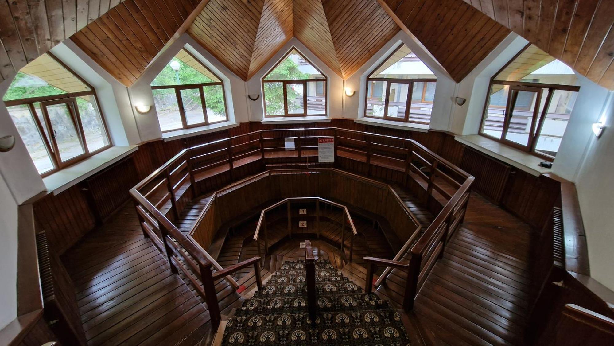 Hotel Bradul - Ковасна Екстер'єр фото