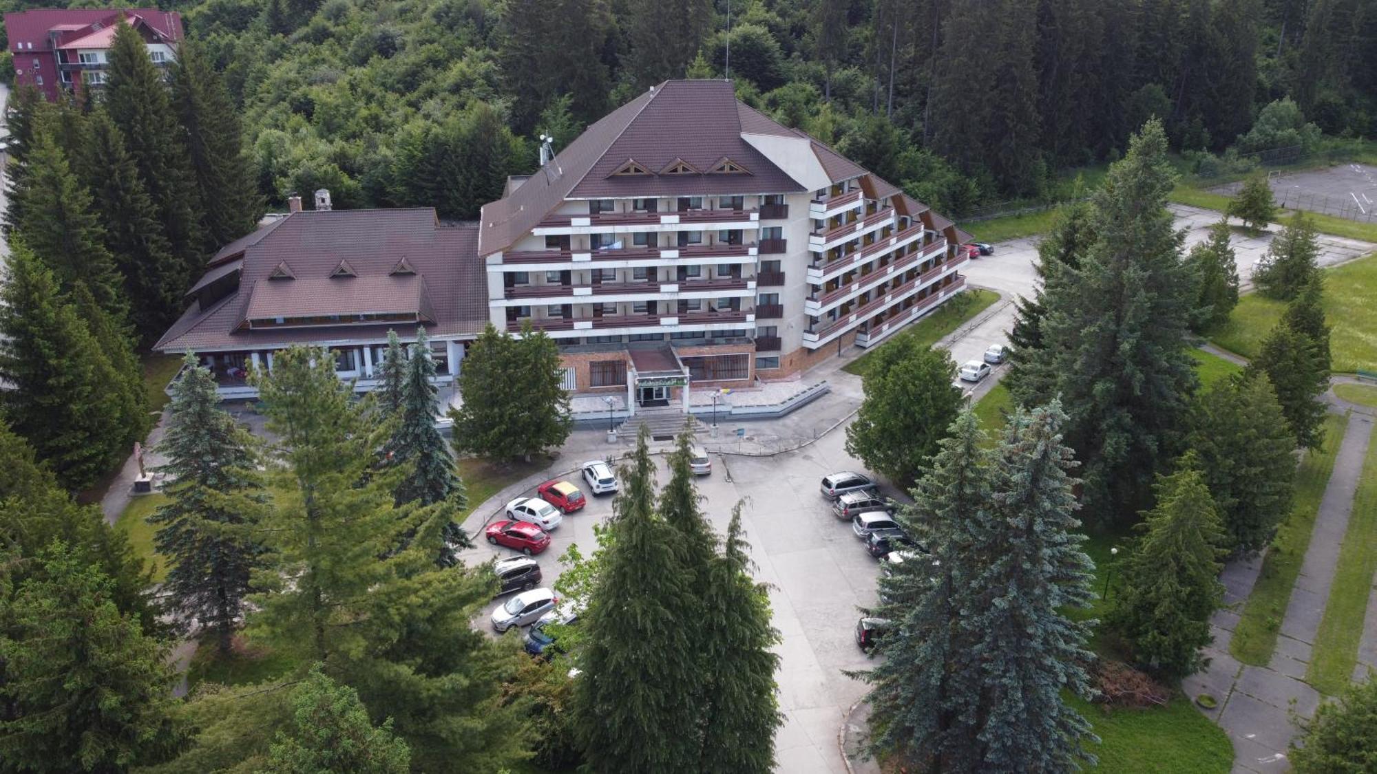 Hotel Bradul - Ковасна Екстер'єр фото