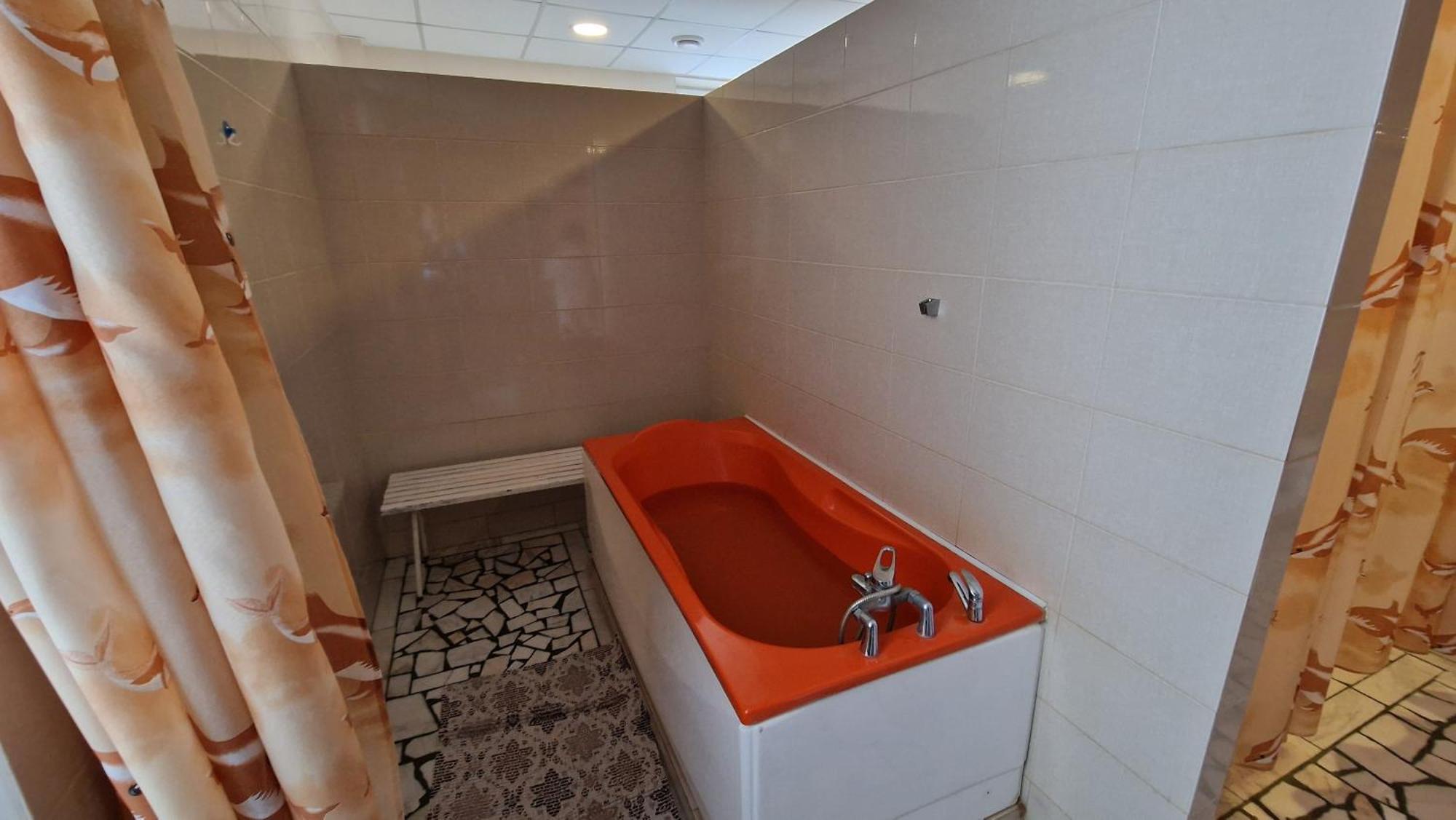 Hotel Bradul - Ковасна Екстер'єр фото